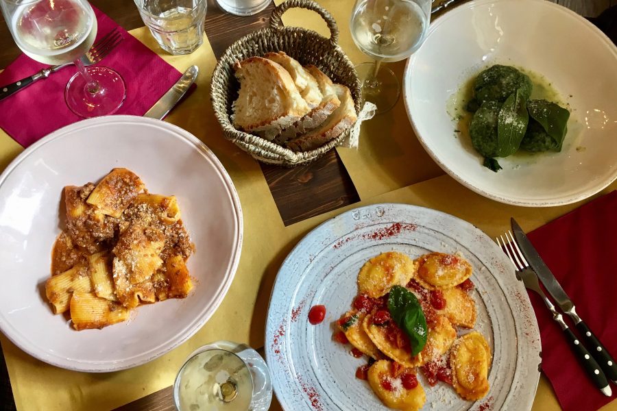 三盘意大利面食——这是意大利餐和菜单指南的第一道菜。©开云体育登录入口手机版官网网址KettiWilhelm2017