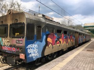 意大利翁布里亚的一辆区域火车上布满了彩色涂鸦。©开云体育登录入口手机版官网网址KettiWilhelm2020
